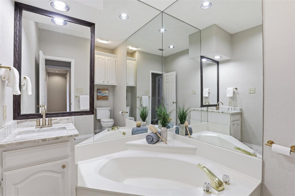 Ridglea Country Club Estate - Residential