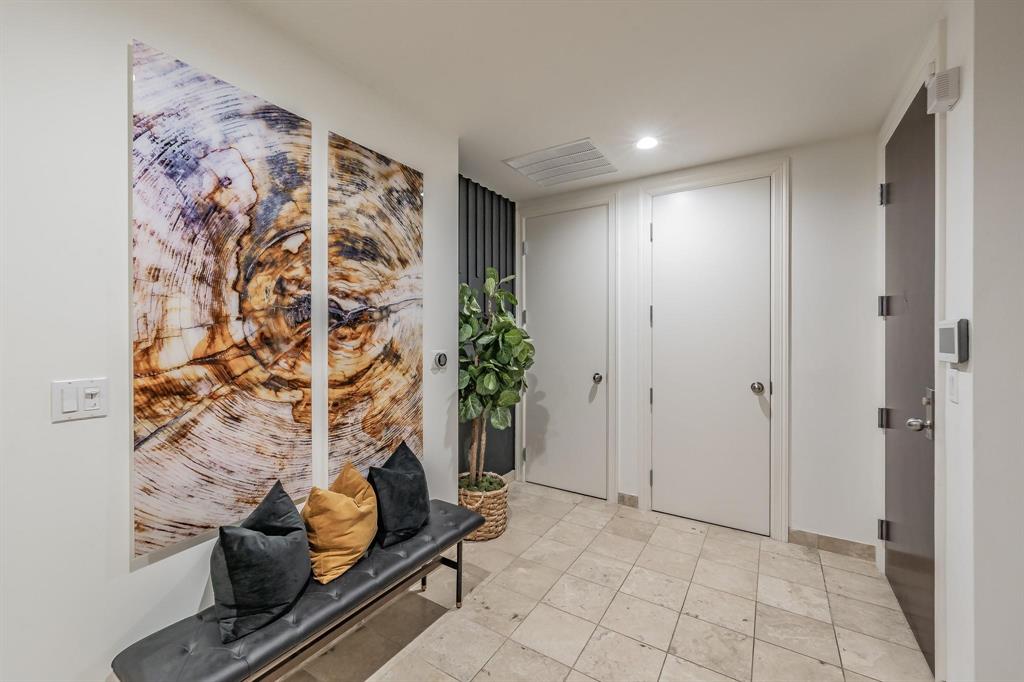 1505 Elm Street Condo - Residential
