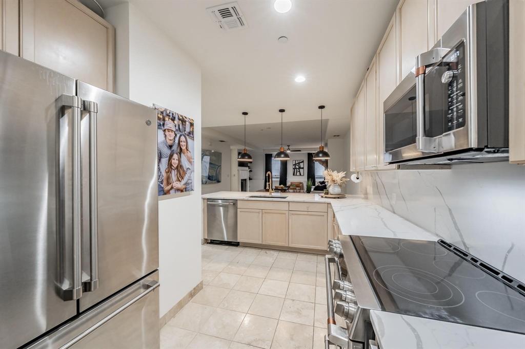 1505 Elm Street Condo - Residential