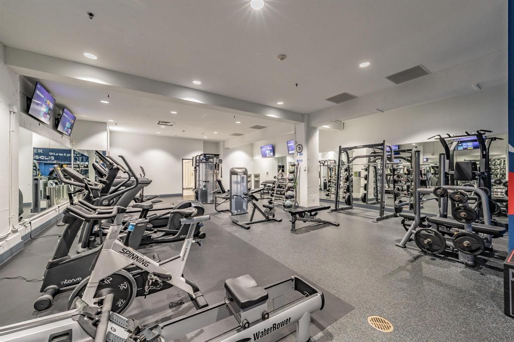 1505 Elm Street Condo - Residential