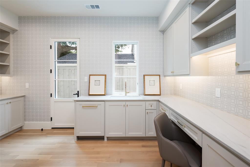 Highland Park West 8 Instl - Residential