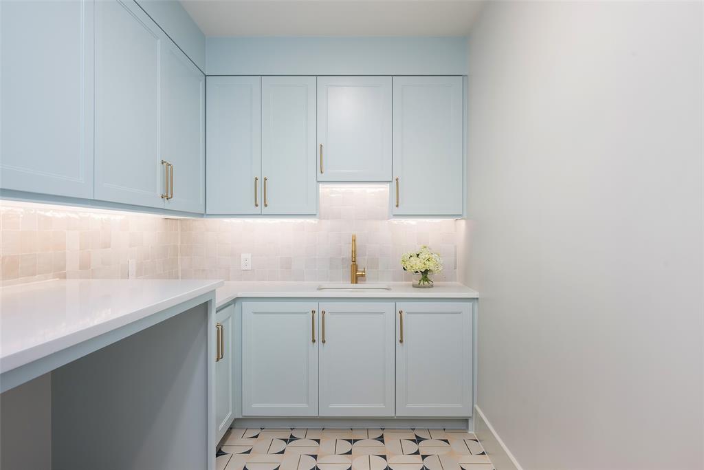 Highland Park West 8 Instl - Residential