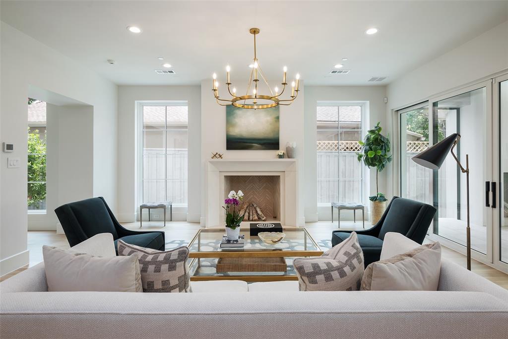 Highland Park West 8 Instl - Residential