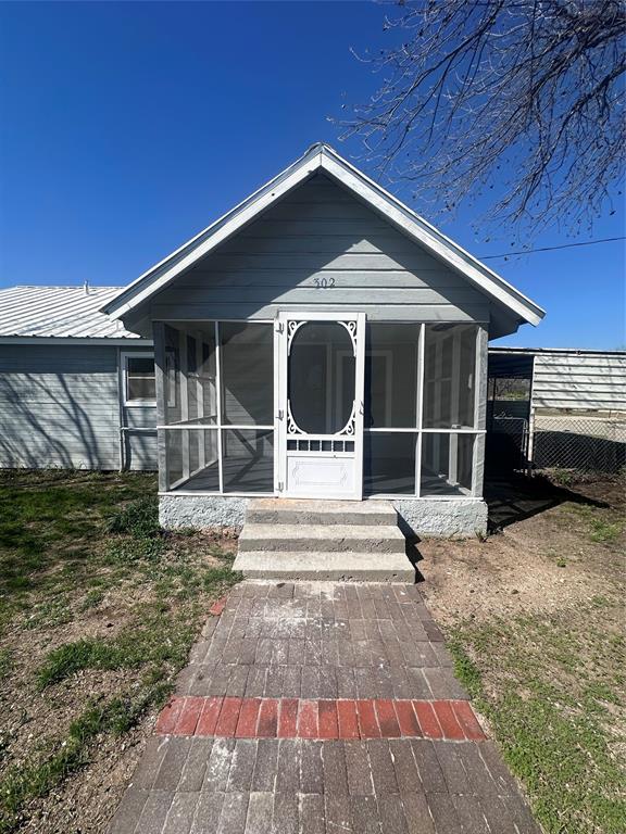 This three bedroom one bath home is ready for you. The large lot is a stand out feature, offering endless possibilities for outdoor entertaining, gardening, or future additions whether you’re looking for your first home, a charming investment, or a place to make your own this property, Blinn’s character, space and opportunity. Call for your Showing
