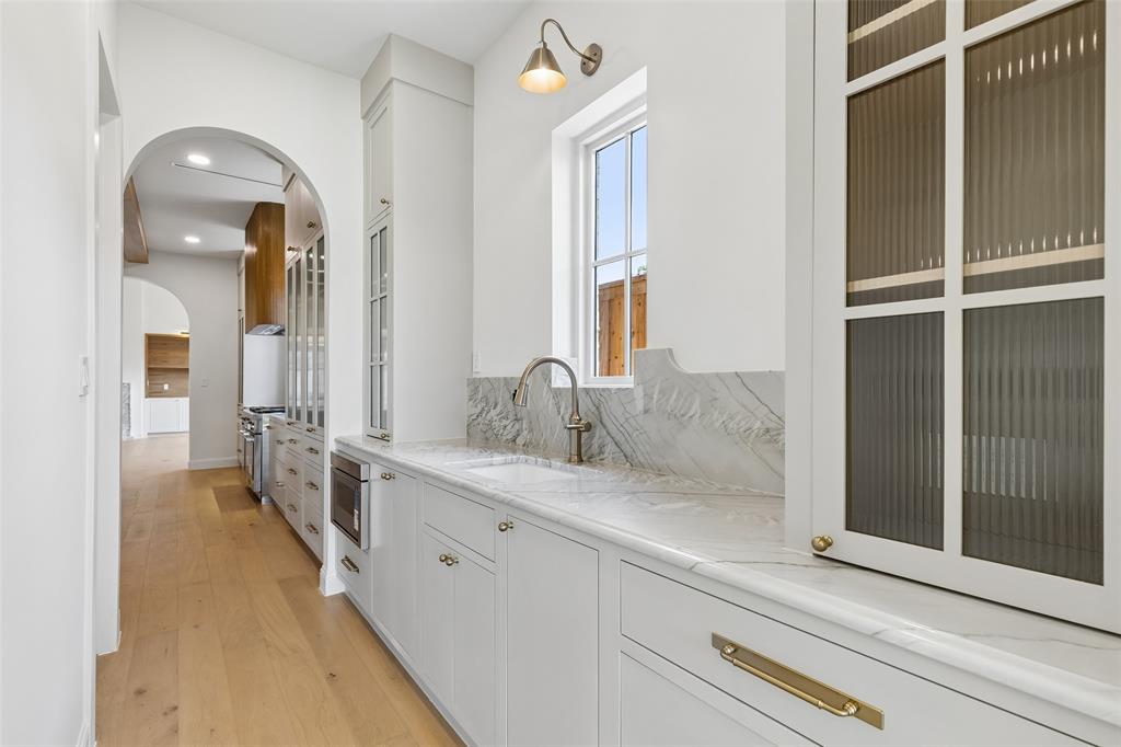 CARUTH TERRACE 6 - Residential