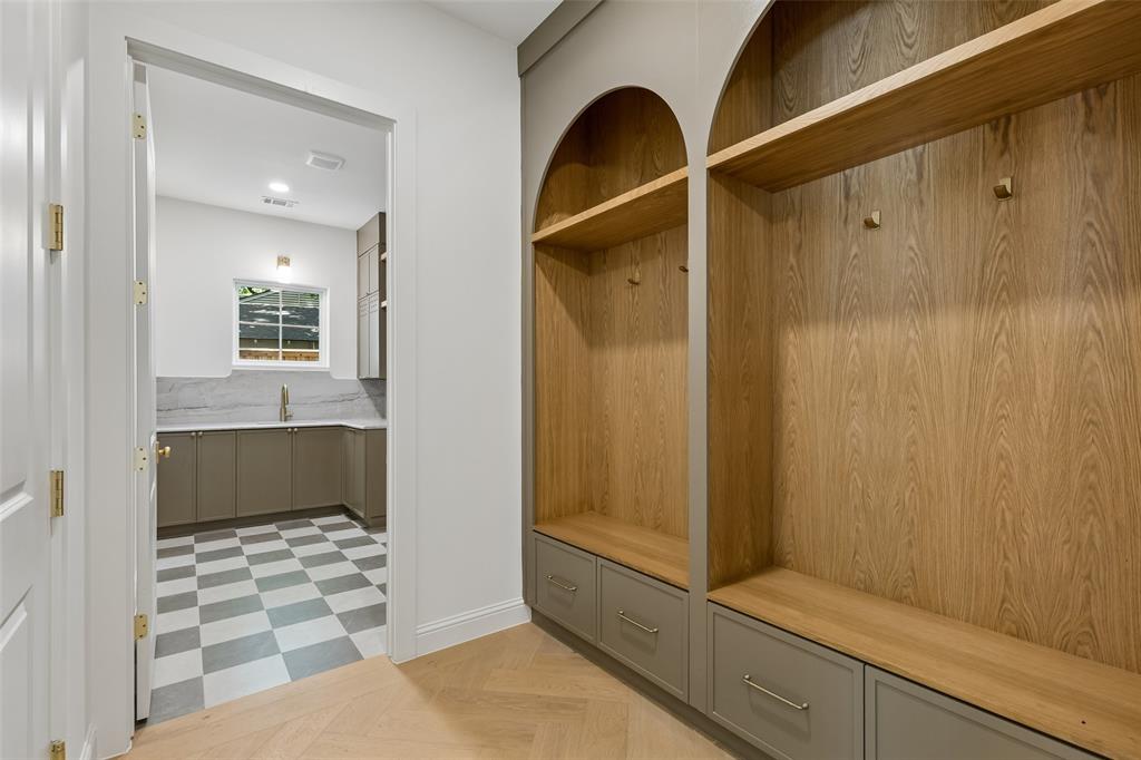 CARUTH TERRACE 6 - Residential