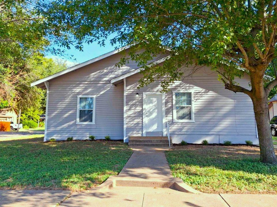 **Seller will pay $4000.00 towards buyer(s) closing cost or 2-1 rate buydown!** A Beautiful Taste of History with all the luxury of modern updates! This amazing 4-bedroom 2-bath home feels almost brand-new and has been completely remodeled from top to bottom! This home sits on a corner lot and has a gated fenced area for garage parking. This charming home has a Huge Grand Entrance with a warm open concept that flows from the living room to the kitchen! This home is complete with a formal dining room, eat in kitchen, and a bonus room! Updates from 2024 includes; New Decorative Lighting, New fixtures, New Appliances, New Cabinets, Gorgeous New Granite Countertops in the kitchen, New Windows, New Window Coverings, New Luxury Vinyl Plank Floors, New Roof, New Plumbing, New Electrical, New HVAC, New Water Heater, Foundation Repair with a transferable Warranty!  Close to shopping, dining, parks & cultural downtown entertainment! Buyer or buyer's agent to verify room sizes & schools