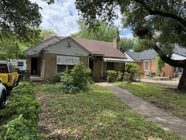 JUST REDUCED $24,000 in Oak Cliff.  
Craftsman style home across the field from Greiner in Oak CLiff.   This one has gobs of potential; location is a big PLUS and there is a large, open lot across Montclair that is always kept trimmed and ready for kiddos and Mr. Rover.  House built in 1936 with construction features of that era.  Shiplap wall boarding, ceilings and floors.  Roof age is unknown.  Seller has not occupied home since 2000 and is not familiar with condition or property features other than as-seen.  Note large lot with trees and some charming walk ways.  Property offered AS-IS, CASH ONLY and seller insists on verified PROOF OF FUNDS TO PURCHASE.  NO CONTINGENCIES; AS-IS.  Must close at  Title Company Preferred as shown (title opened).  Pathway flagstones in backyard do not convey.  No site-unseen offers entertained, thank you.