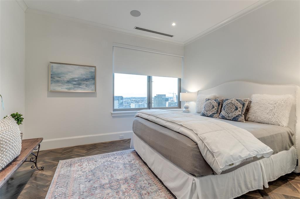 Residences At Stoneleigh Condos - Residential