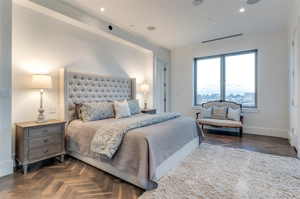 Residences At Stoneleigh Condos - Residential