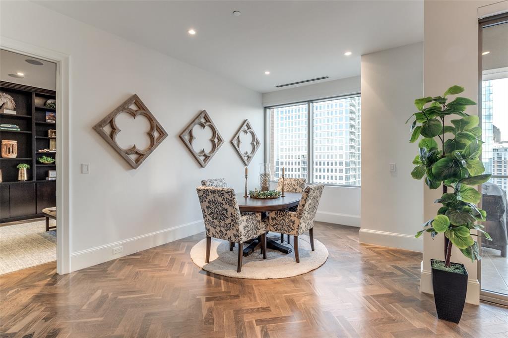 Residences At Stoneleigh Condos - Residential