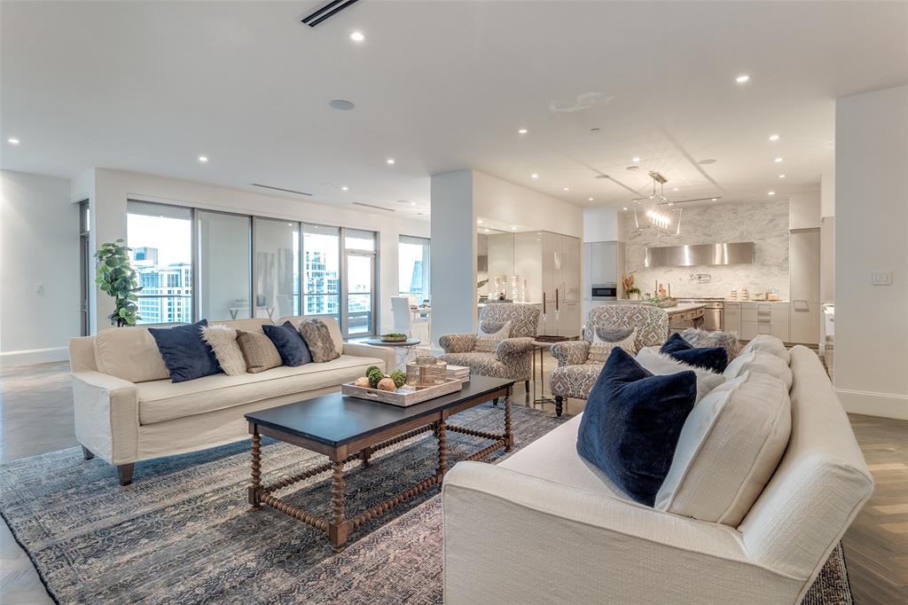 Residences At Stoneleigh Condos - Residential