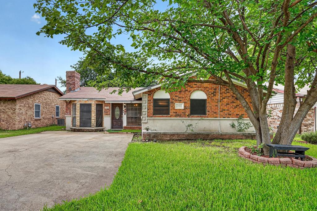 Fixer Upper! Opportunity to purchase a nice 2 bedroom 3 bath property that could easily be converted into a 4 bedroom home. This residence offers an abundance of natural light and plenty of space! Features a private upstairs bedroom with its own full bath. Home does need work. Schedule a showing today!
