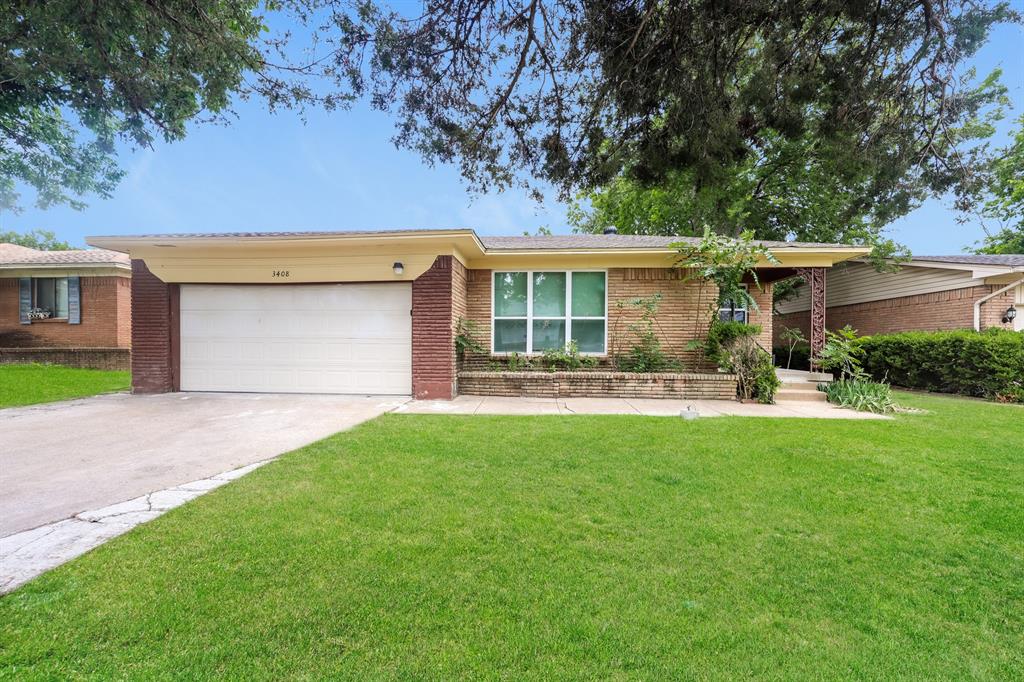 3 bed, 2 bath, 2 car garage in a NICE NEIGHBORHOOD with good size rear yard space, LOTS OF SHADE on this property. EXCELLENT LOCATION, ONLY FEW MILES TO DOWN TOWN DALLAS. VERY CLOSE TO I-30 AND HWY 80. Schedule your showing today. HVAC Aug 2022 & Water Heater March 2024