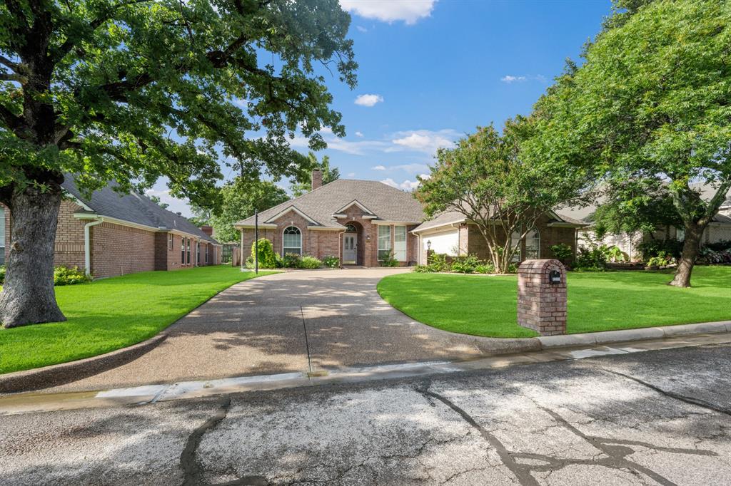 Beautiful single-story home with pool located on a quiet cul-de-sac in a highly desirable neighborhood! This spacious 4-bedroom home offers a flexible floorplan with split bedrooms, a large gameroom that could easily serve as a 5th bedroom, media room, or home office, and multiple living spaces designed for entertaining and everyday living.
The open-concept living room features a wall of windows overlooking the backyard oasis, bringing in abundant natural light and stunning pool views. The gourmet kitchen is equipped with granite countertops, custom cabinetry, ample prep space, and plenty of storage — perfect for cooking and hosting gatherings.
Private primary suite includes direct access to the oversized walk-in closet from both the bedroom and bathroom for added convenience and functionality. One secondary bedroom includes an en suite bath, making it ideal for guests, teens, or multi-generational living.
Step outside to your resort-style backyard featuring a sparkling swimming pool, extended patio, and plenty of space for outdoor entertaining. The adjacent half bath offers easy pool access for guests. Conveniently located near shopping, dining, schools, and major commuting routes, this move-in ready home combines comfort, flexibility, and exceptional indoor-outdoor living.