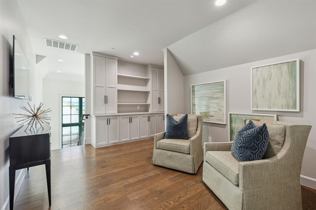 Oak Alley - Residential