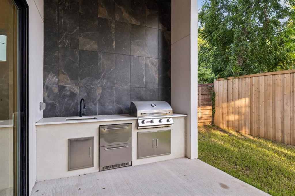 RANDALLS PLAINVIEW - Residential