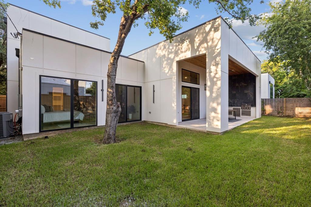 RANDALLS PLAINVIEW - Residential
