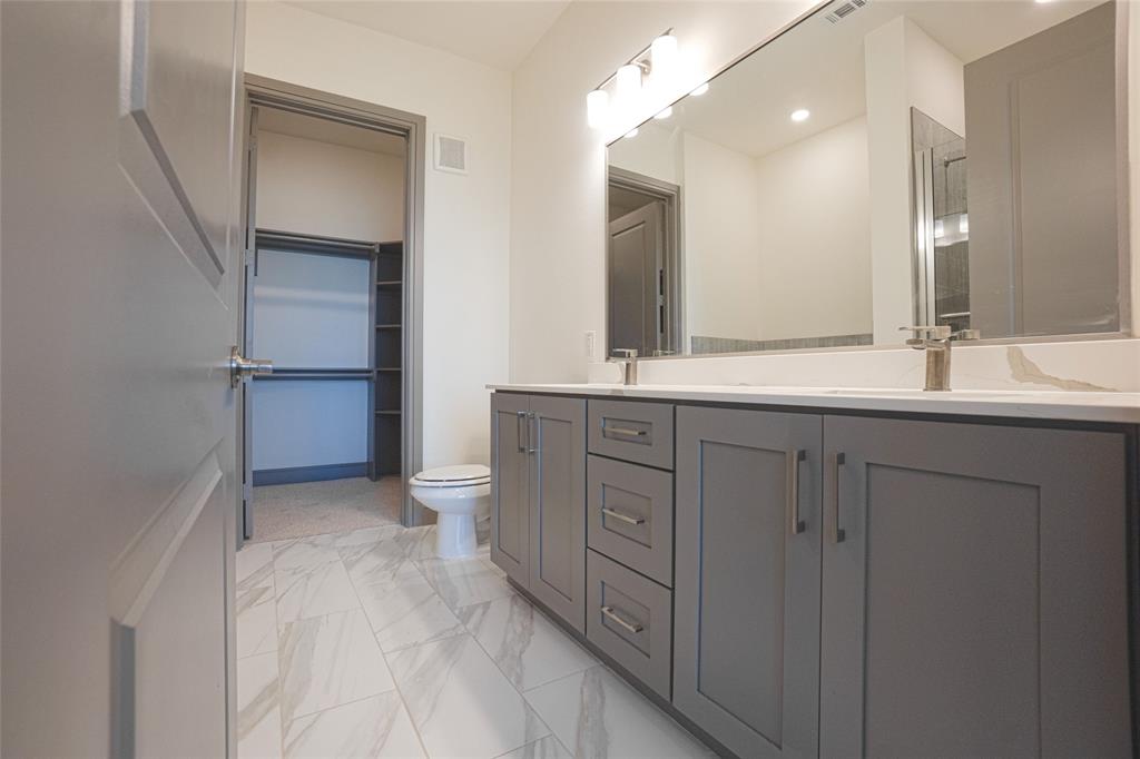 View Residential Condo - Residential Lease