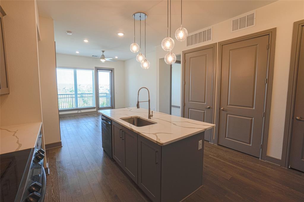 View Residential Condo - Residential Lease