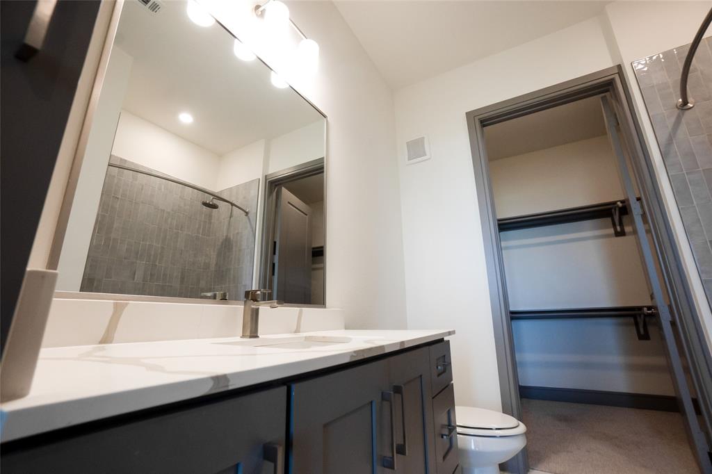 View Residential Condo - Residential Lease