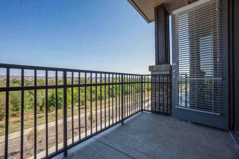 View Residential Condo - Residential Lease