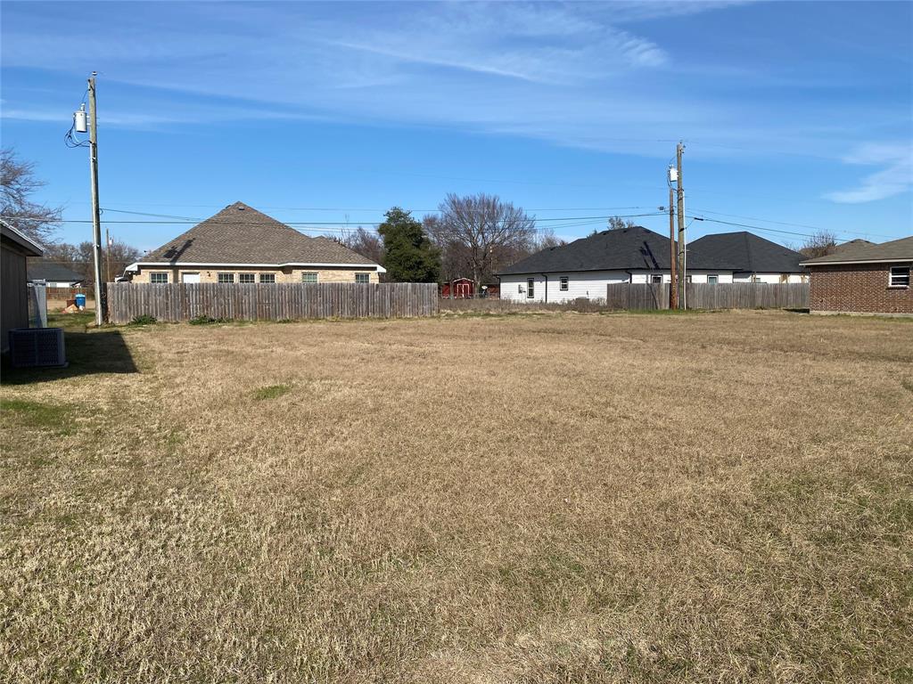 Lots 295 and 296 can be purchase together or separate. Clear and Ready to build lot.  Close to Cedar Creek lake.