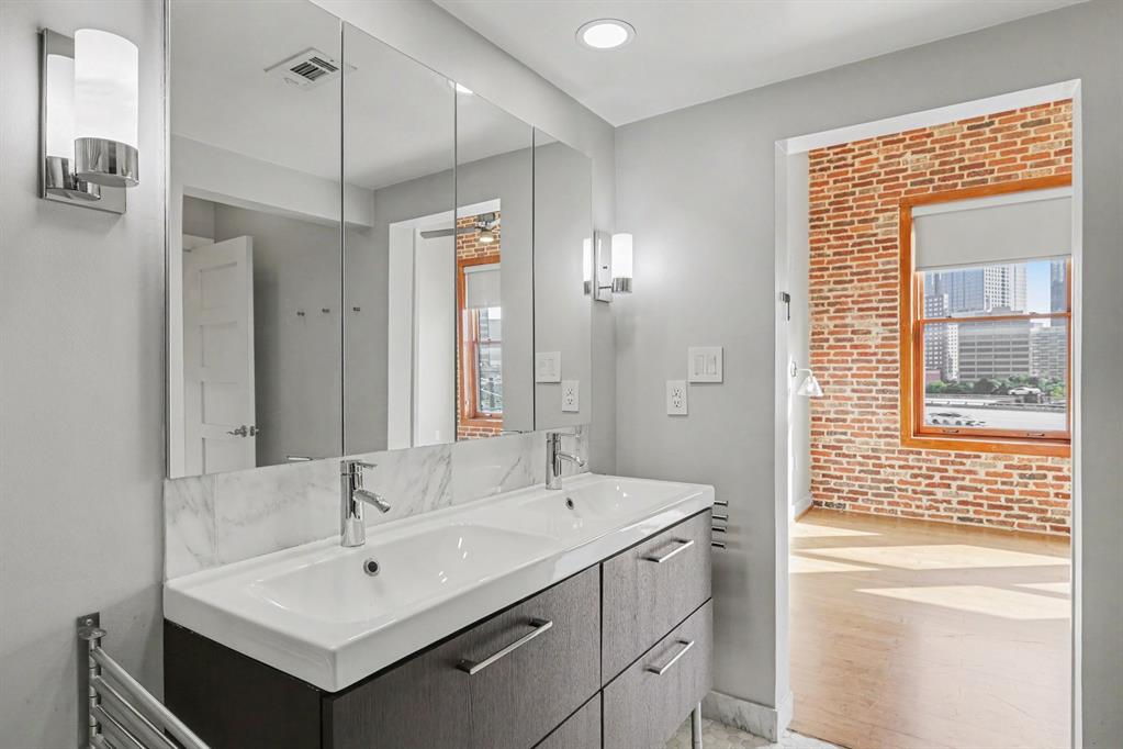 Live Oak Lofts Condo - Residential