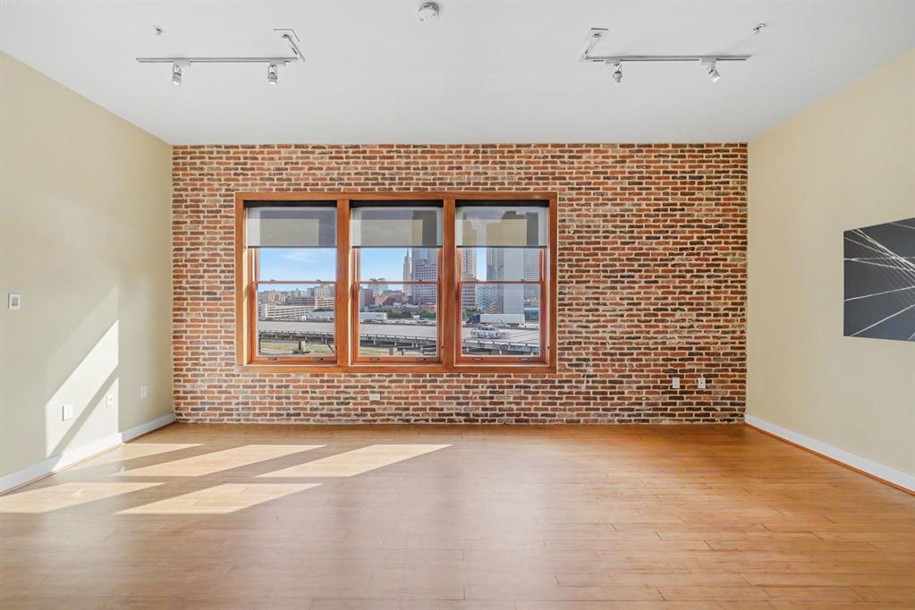Live Oak Lofts Condo - Residential