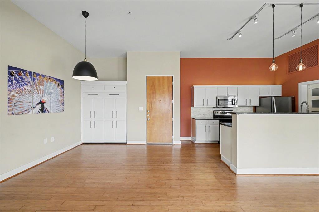 Live Oak Lofts Condo - Residential