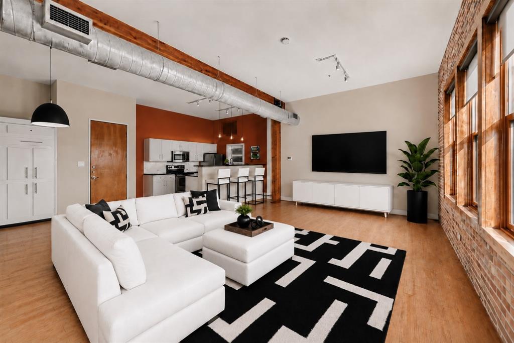 Live Oak Lofts Condo - Residential