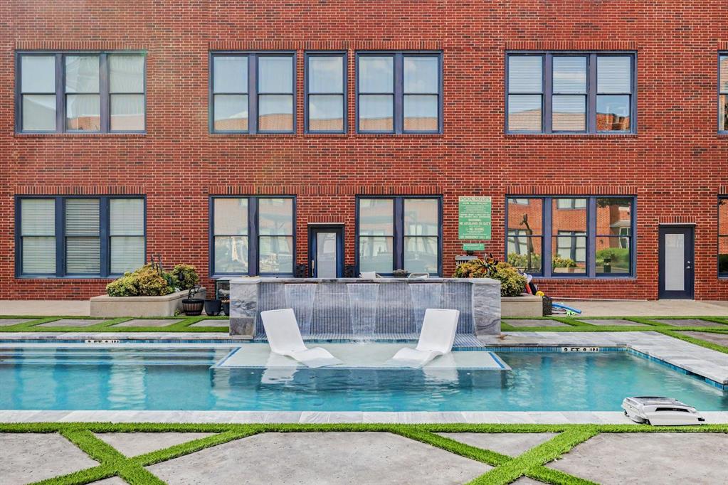 Live Oak Lofts Condo - Residential
