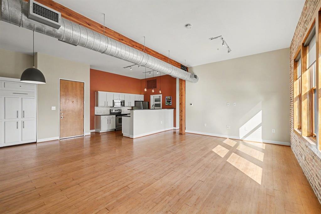 Live Oak Lofts Condo - Residential