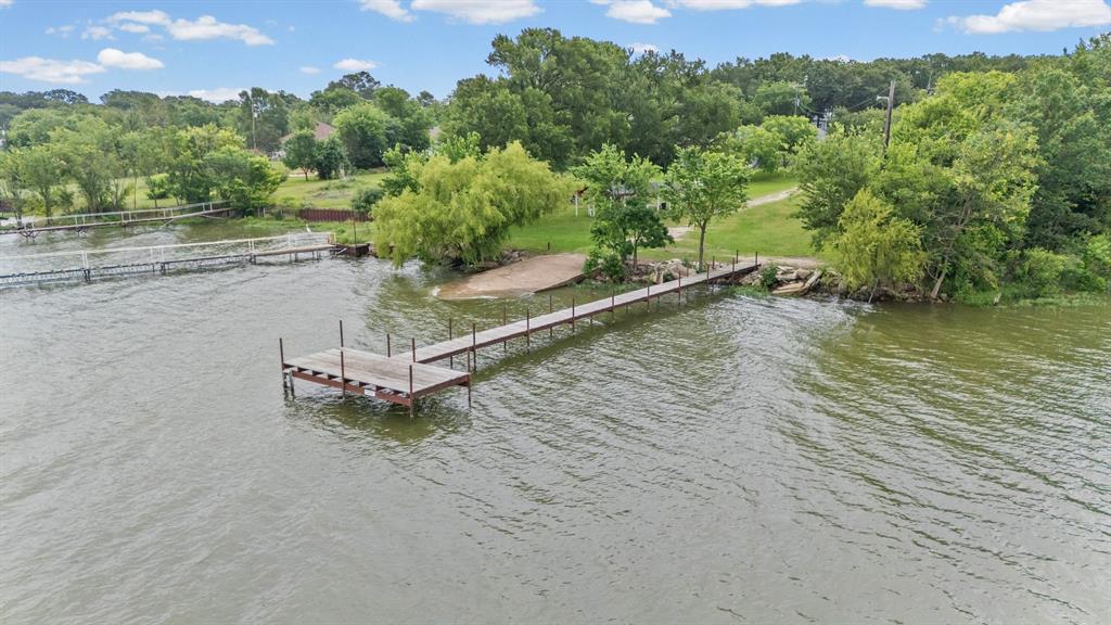 HALES LAKE TAWAKONI RETREAT - Residential