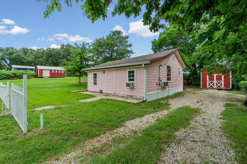 HALES LAKE TAWAKONI RETREAT - Residential