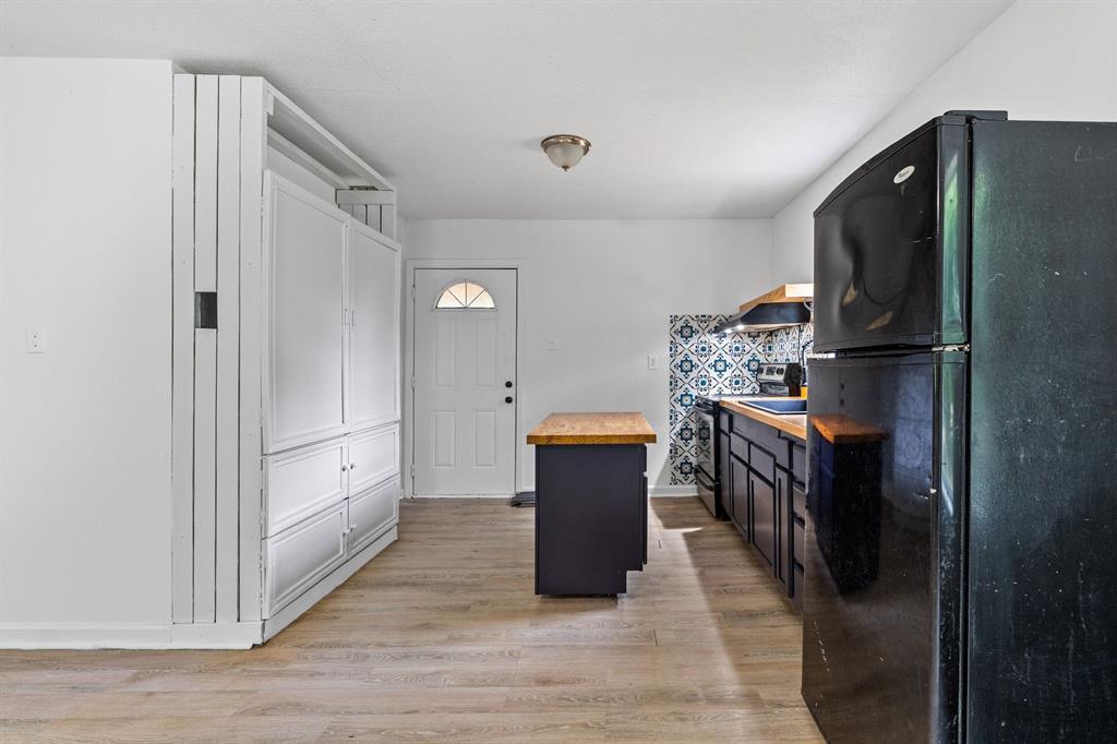 HALES LAKE TAWAKONI RETREAT - Residential