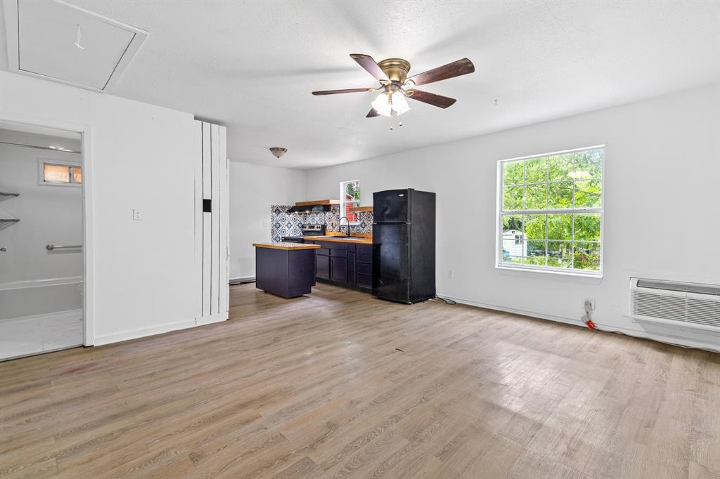 HALES LAKE TAWAKONI RETREAT - Residential