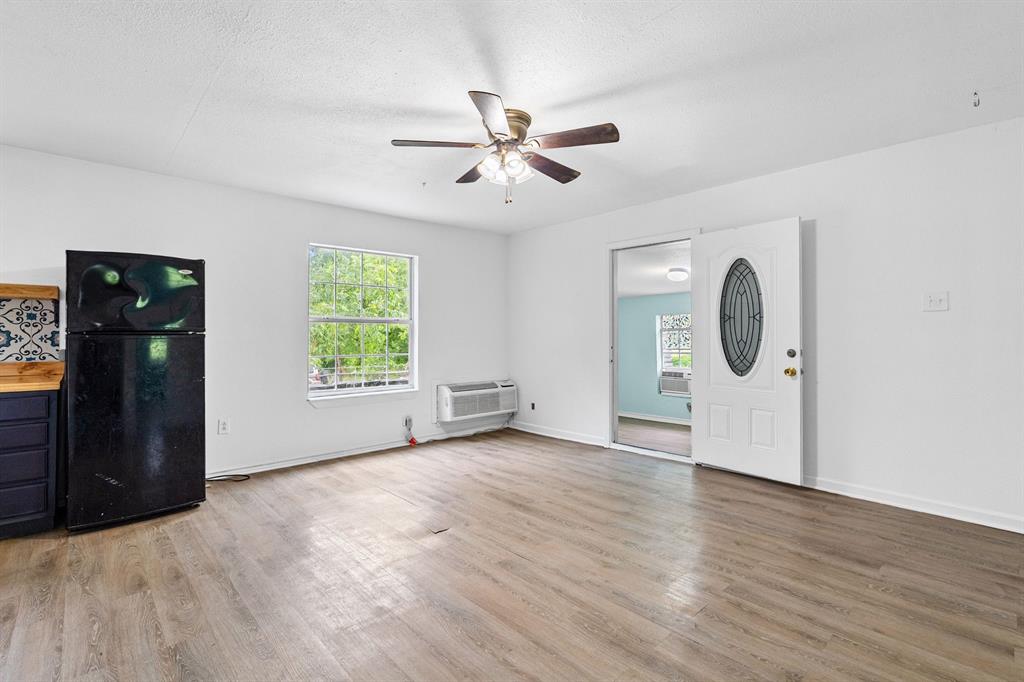 HALES LAKE TAWAKONI RETREAT - Residential