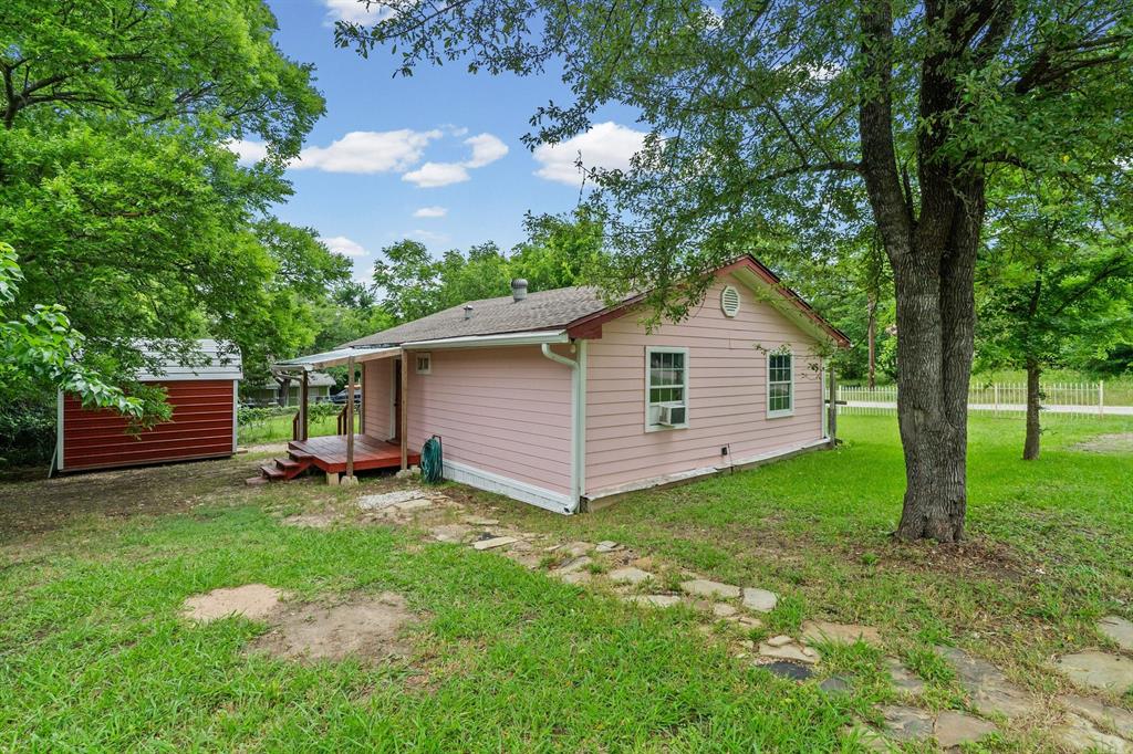 HALES LAKE TAWAKONI RETREAT - Residential