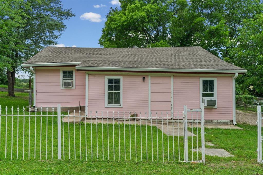 HALES LAKE TAWAKONI RETREAT - Residential