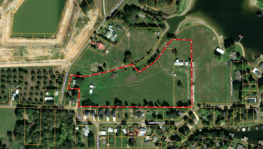 Opportunities of this scale on Cedar Creek Lake are increasingly uncommon. This 10.115-acre waterfront tract with approximately 550+ feet of shoreline represents more than a homesite it is a development platform. Located on the desirable west side of the lake in a protected cove just off open water, combines privacy, water access and layout flexibility. The property offers convenient access from HWY 274 and is situated near the Seven Points retail corridor, providing proximity to dining, shopping, lake services, and everyday conveniences. This accessibility supports both end-user desirability and builder marketing positioning. A rare opportunity to control meaningful lake frontage with multiple potential pathways for future development or investment positioning.