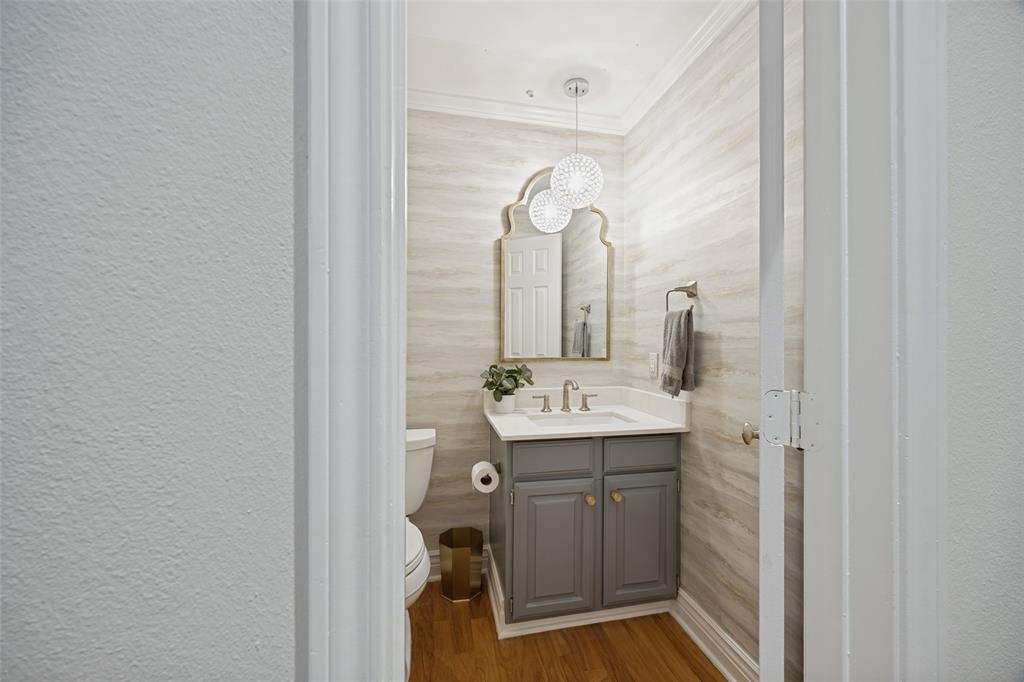 Lindenshire Condos - Residential