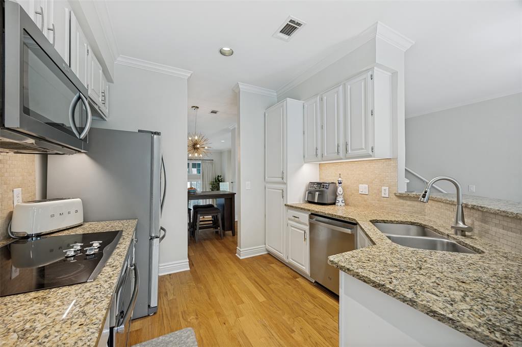 Lindenshire Condos - Residential