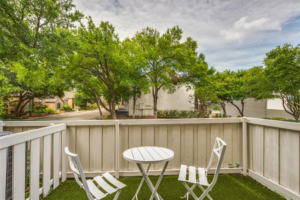 Lindenshire Condos - Residential