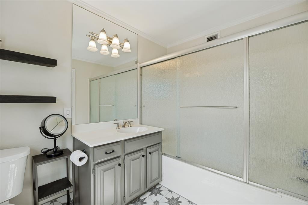 Lindenshire Condos - Residential
