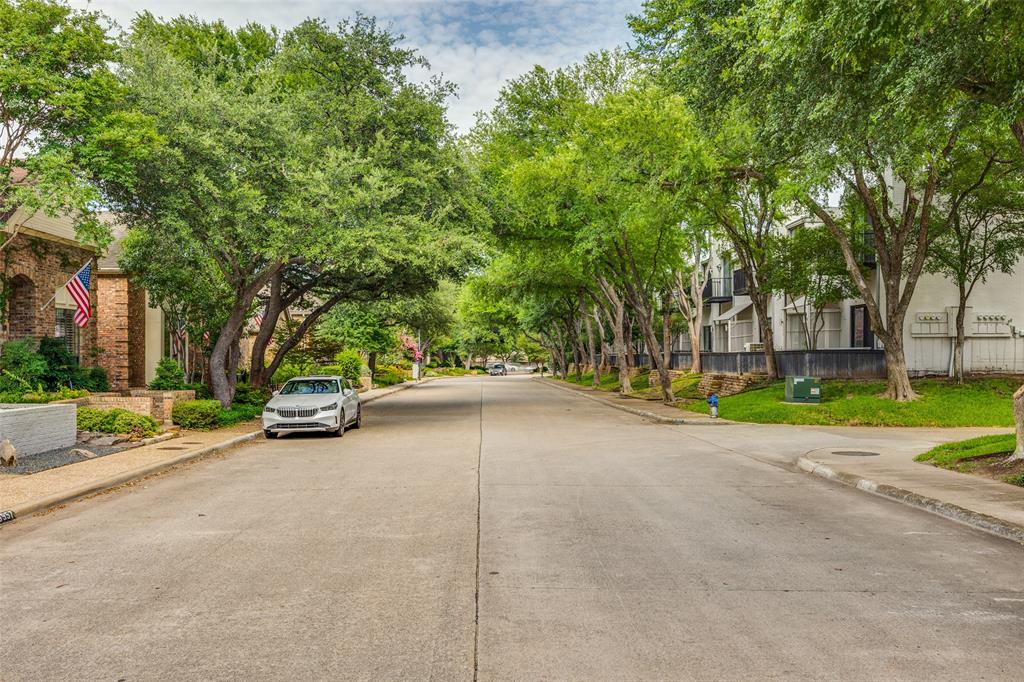 Lindenshire Condos - Residential