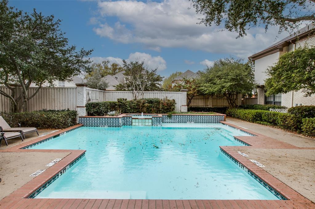 Lindenshire Condos - Residential