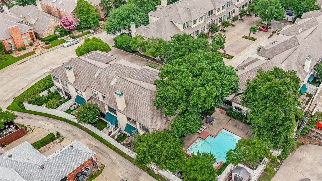 Lindenshire Condos - Residential