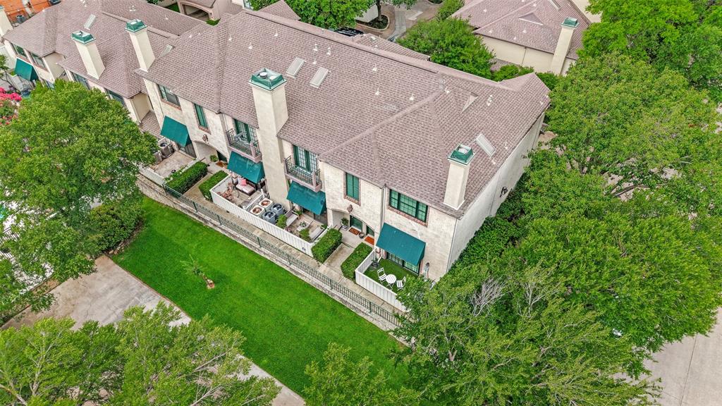 Lindenshire Condos - Residential