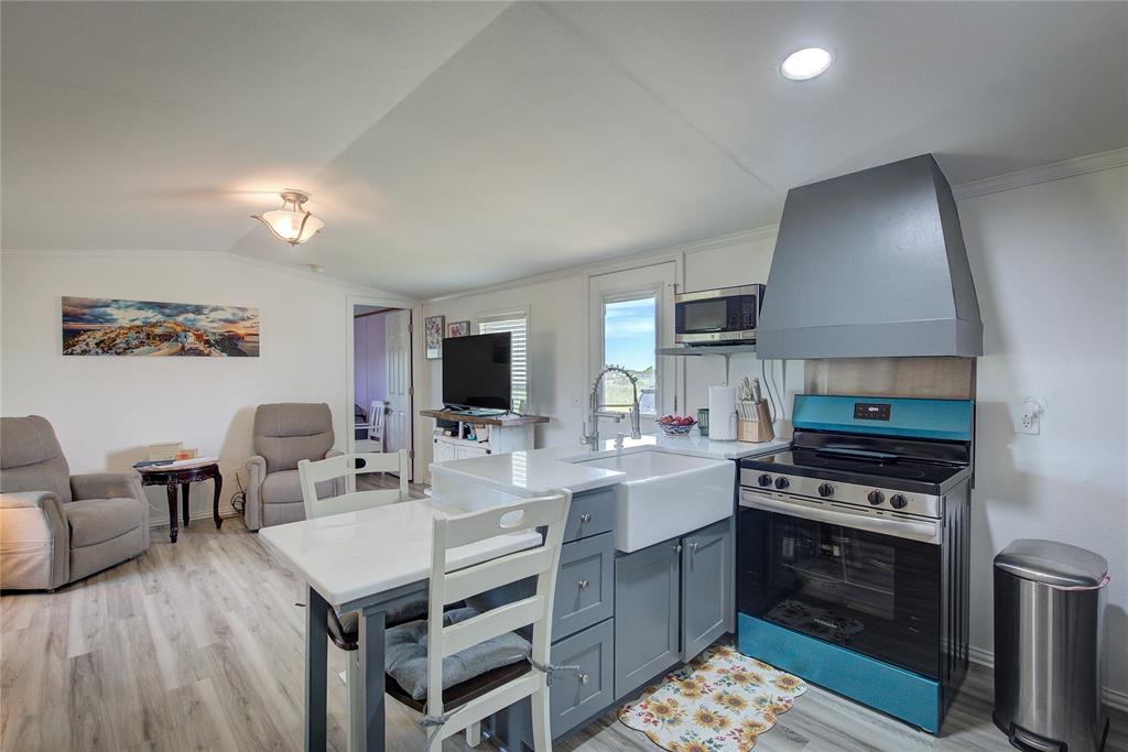 SUR: MITCHEL ELIZABETH - Residential